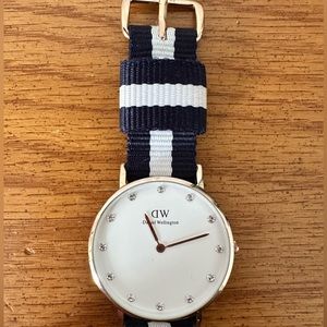 Authentic Daniel Wellington Glasgow Watch w/ faux diamonds